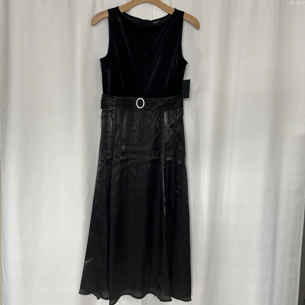 NWOT Alexa B Women's Size 14 Evening Dress Lined Black Sleeveless Velvet Top